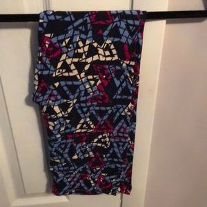 LuLaRoe OS leggings.